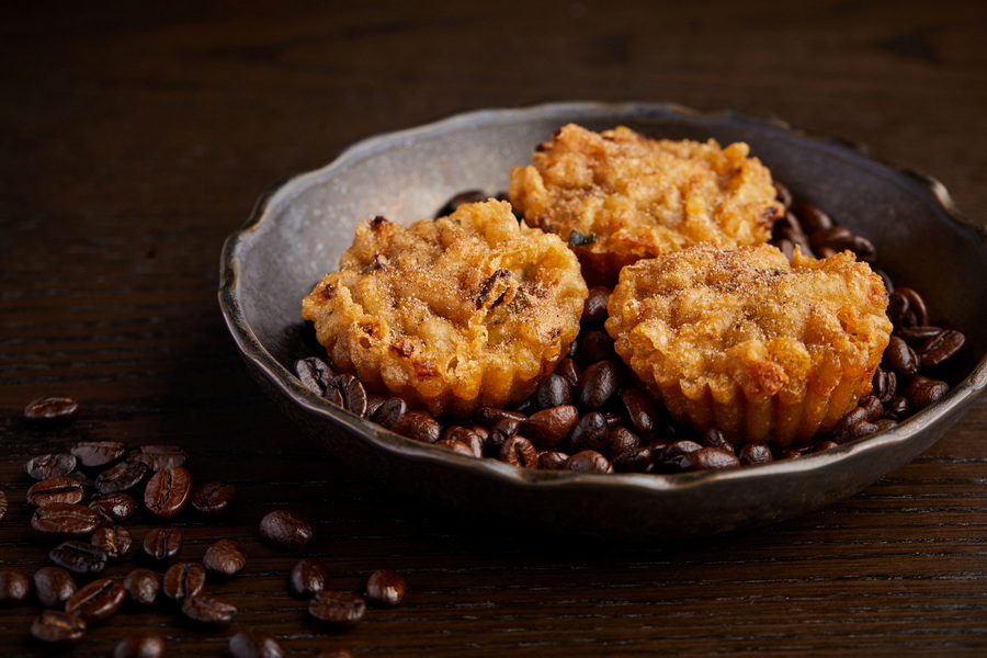 咖啡海胆油墩子 Radish Puff, Sea Urchin, Coffee Paste.jpg