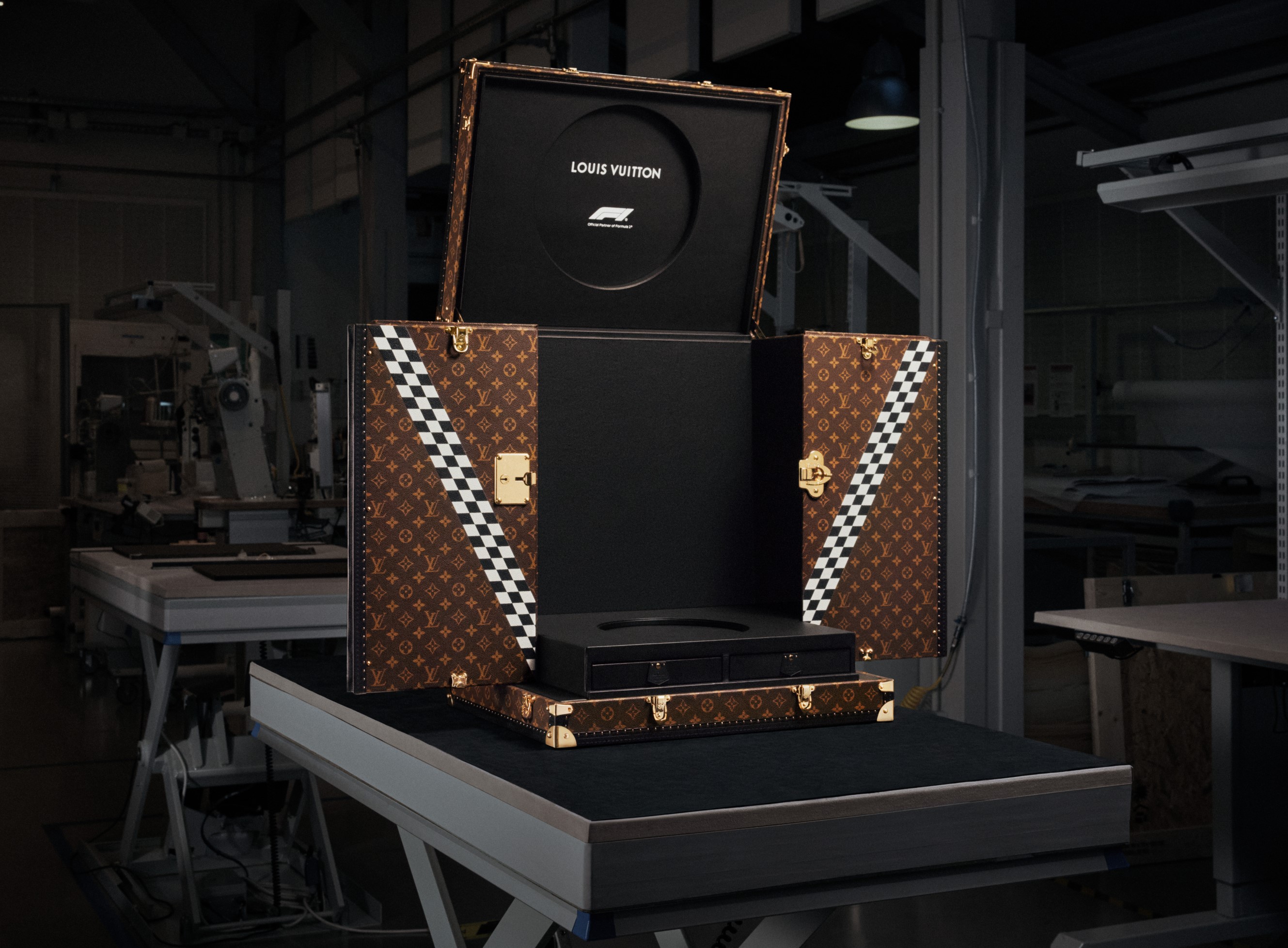 LV Trunk 7.jpg